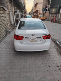 شباب النترا ٢٠١٠ سيارة جهازه بيهه فقط الجاملغ مبدل و هذا السونر موجود ...