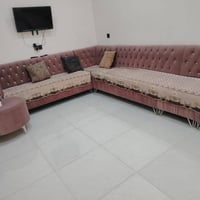 للبيع ديوان جديد قليل مستعمل قياس ٨متر اكو ميز مدور ويا سعر ٣٠٠الف  ٠٧...