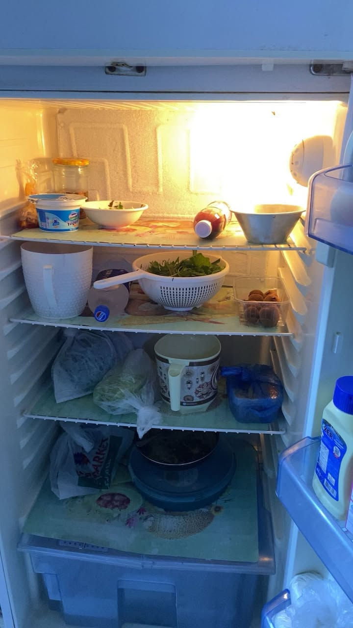 ثلاجه البيع المكان مدينه الصدر قرب نادي الجولان السعر ٧٥(***********)
