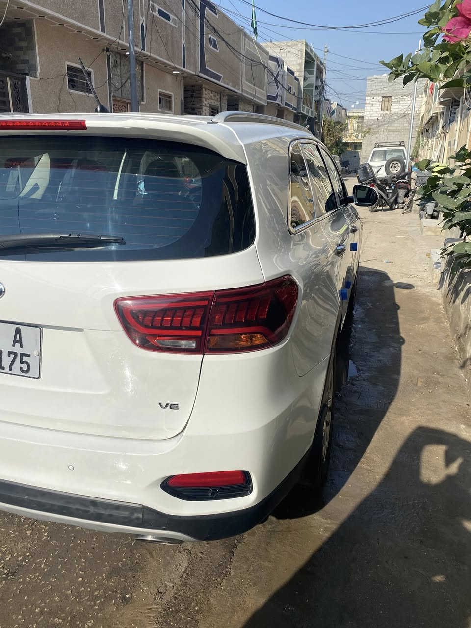 السلام عليكم سورنتو للبيع 2019رقم بابل بيه بس بارد قليل بل باب الخلفي والسونار موجود بل منشوره ***********والسعر 250وبيه مجال
