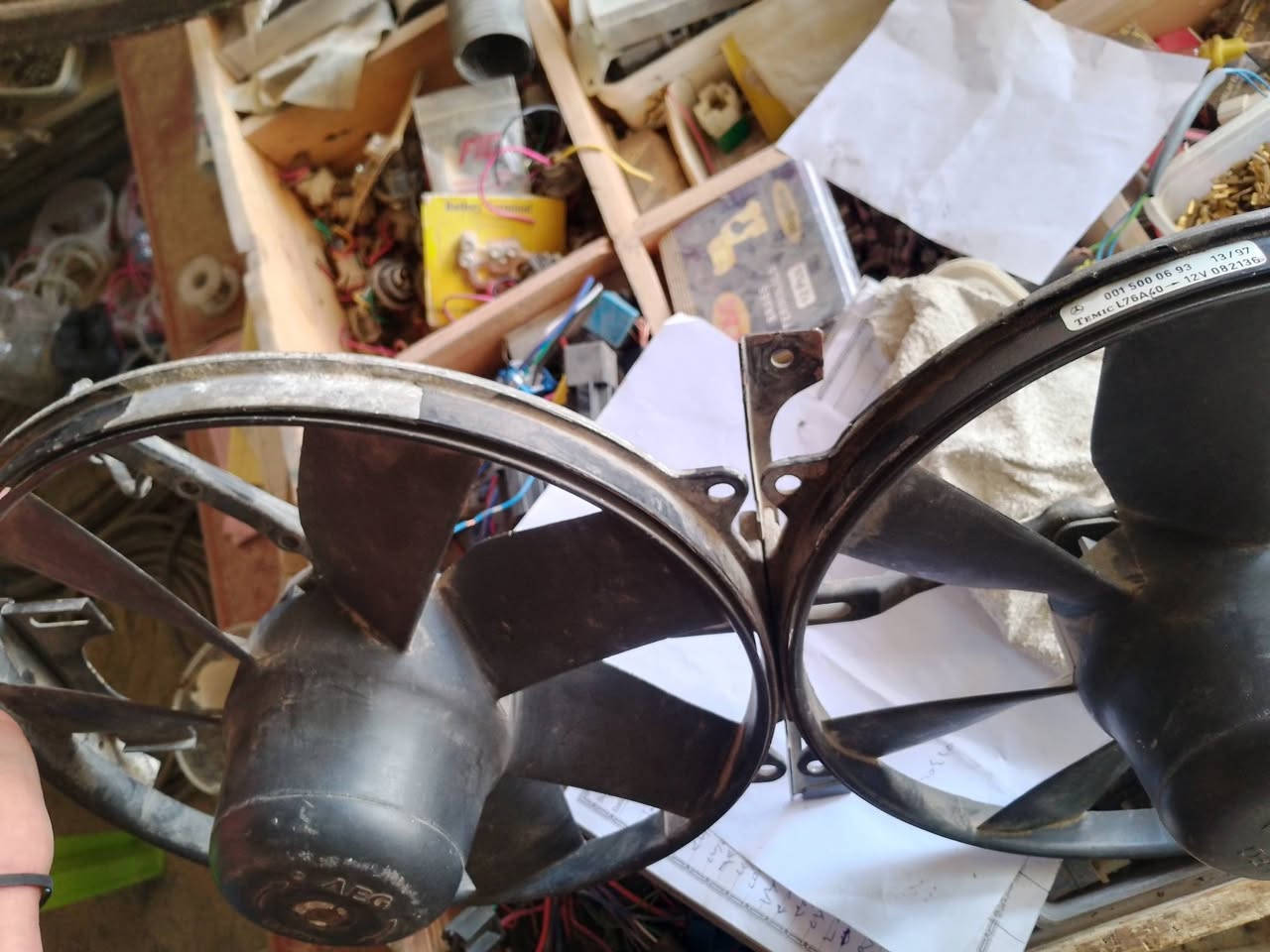 مروحه تبريد مارسدس حاويه للبيع اتصل وتدلل ***********
