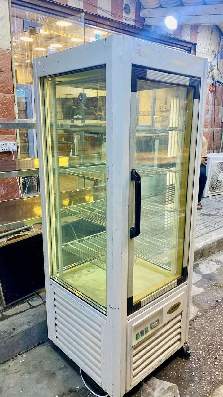 عارضة ايطالي  ثري دي 4 جهات جام تجميد صاعق سالب 30-   تكدر تخليهه تبريد او تجميد  سعر مناسب مكاني بصرة واكو نقليات توصلهه كل محافضات متواجد على واتساب شراي يراسلني ويدلل 
***********
