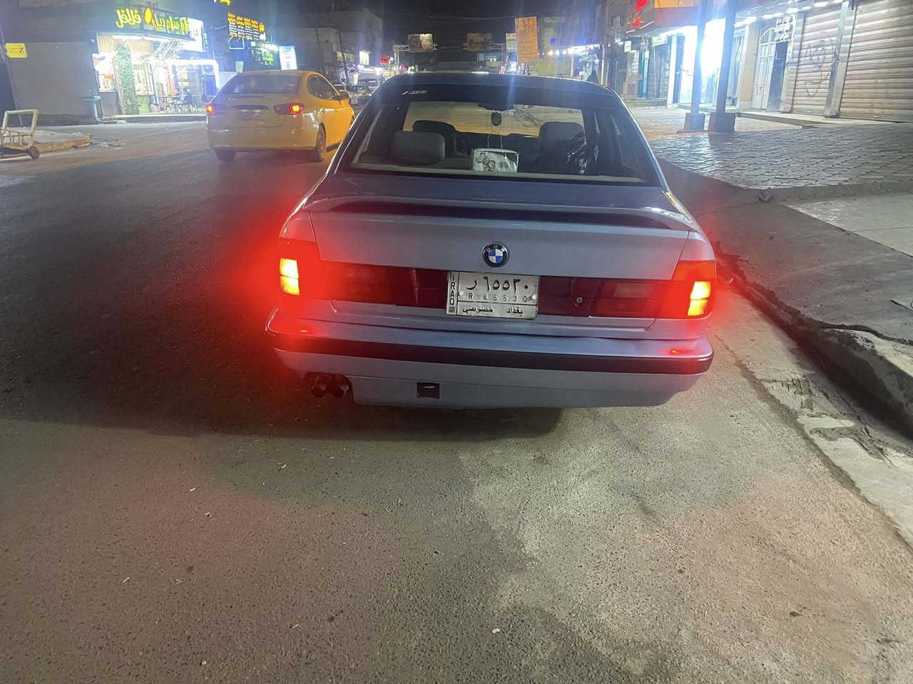 سلام عليكم بي ام موديل ٩١ حجم ٥٢٥ جاهزه من كلشي مكينه وكير وتبريد مكفولات  مكفوله من الحادث صبغ جماليه بليته وسنويه ٢٥ يعني اصل ٢٥ العنوان بغداد الدوره رقم ***********سعر ٦٠
