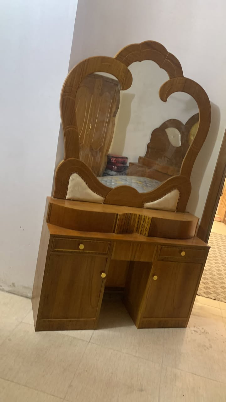 السلام عليكم
غرفه اخشاب صاج للبيع جديده للبيع التواصل عل رقم ***********
