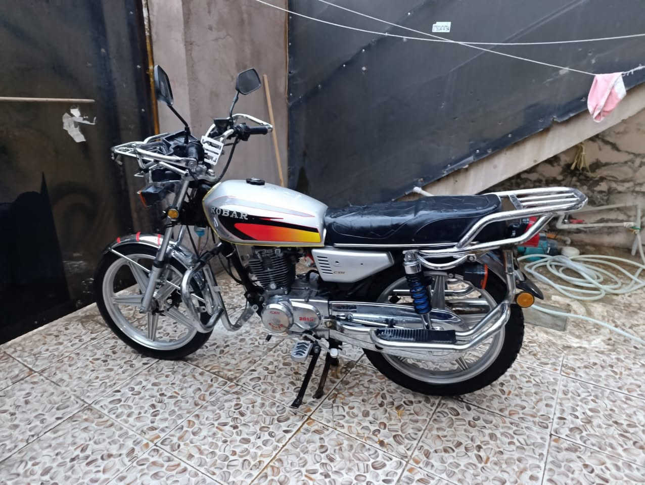 السلام عليكم دراجه للبيع سعر 450وبيه مجال ‬ ‪+9647737488970‬
