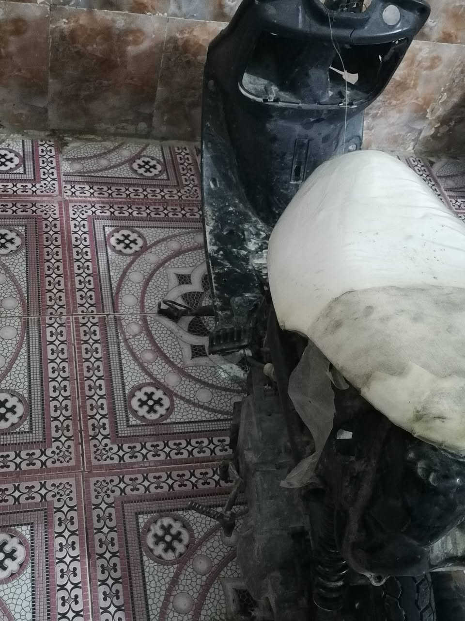 سلام عليكم دراجه البيع  كوم حديد سعر 75 وبيهه مجال  رقم الهاتف  ***********
