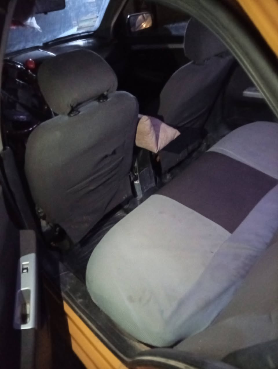 سمند موديل 17 محورة كير ومكينه كورله 
تخم تاير
صدر جديد 
تبريد يخبل 
بدون ضربه 
بدون صبغ 
بس البنيد طاير
رقم  بغداد انكليزي 
مكانها الدورة 
سنوية جديده 
سياره كامله 

بس البك بي هاف 
سعرها 43 بيها مجال بسيط
هاتف ***********
مكلف بالتشر
