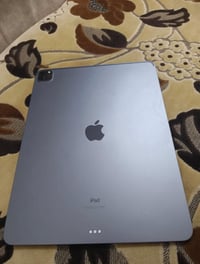 ايباد برو 12.9 • M1 • ٢٥٦جيجا