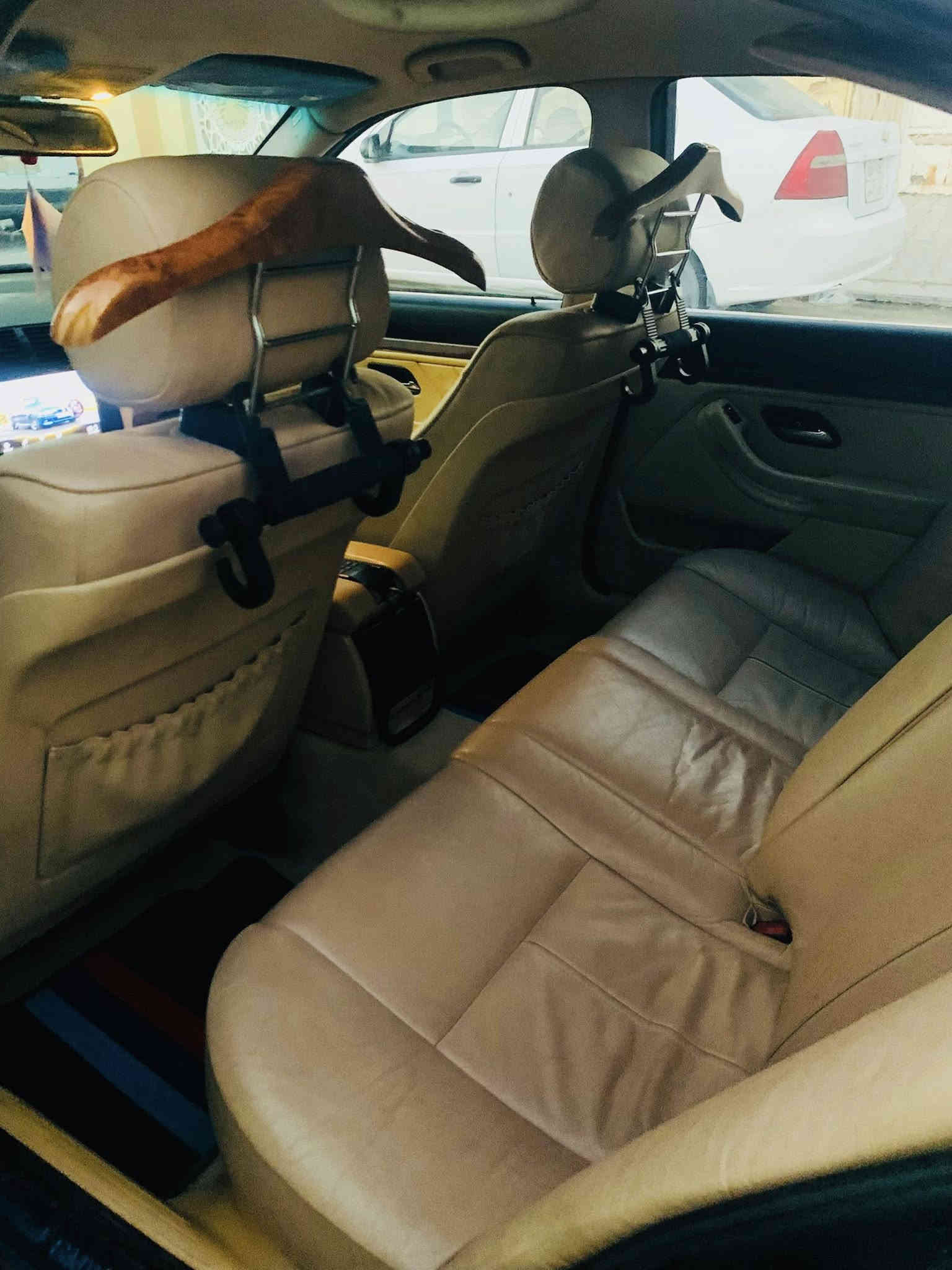 ماشاء الله سلام عليكم بي ام صقر سيارة مال جناي فول ما عدى الفتحة موديل 2000 530i للأستفسار اكثر 
***********
