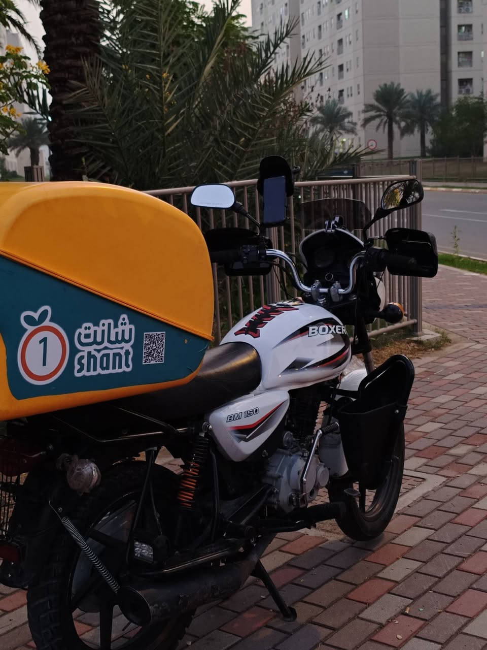 السلام عليكم
بوكسر مديل 21 
جاهزة من كل شي بيهة دبل واحد معوج وعندي زوج دبلات وياهة انطيهن لل شراي دراجة مجفتة تجفيت بلادي نضافت المكينة 100%صار اقل شهر من جفتتهة شغل مضبوط سنويتهة 2028 هزة جديدة بل سنوية دراجة لون اسود غير محدد رايدهة بمليون 950 قفل عنواني بسماية ***********
