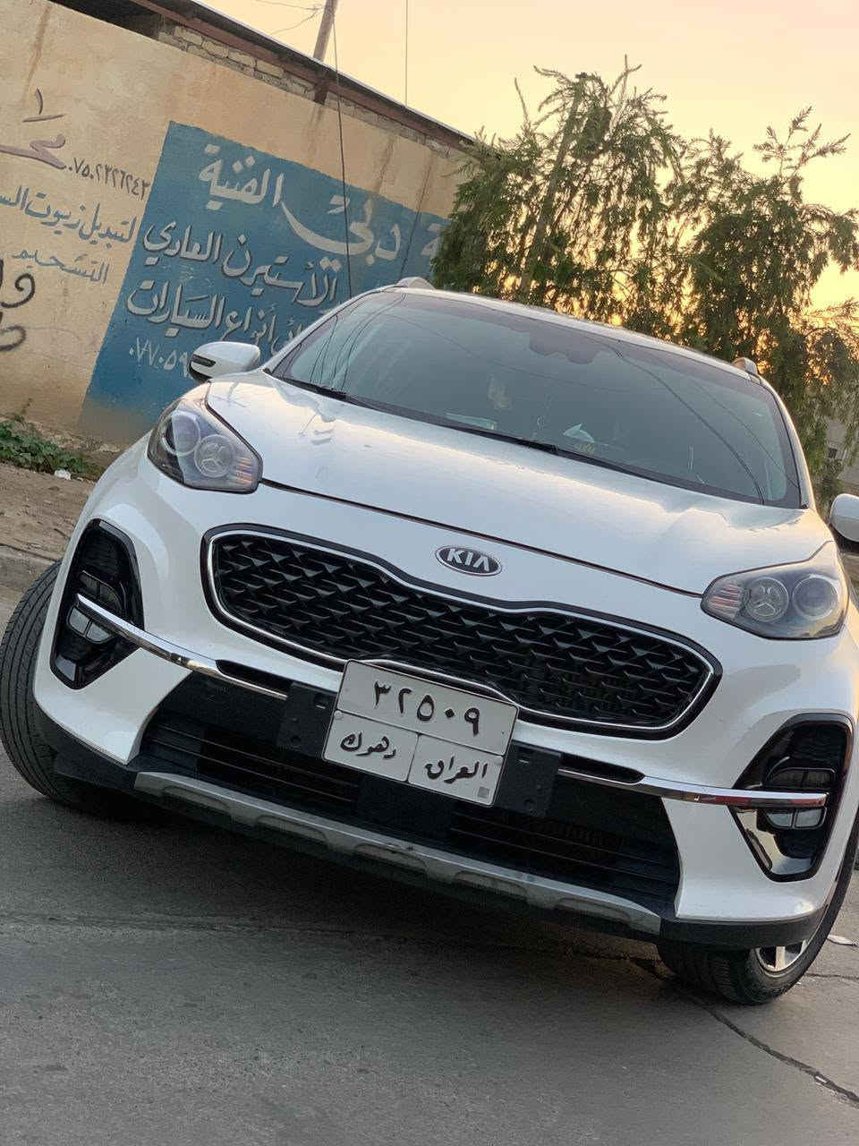 سلام عليكم سبورتج للبيع 2019 كوري باي كوري فول مواصفات 
مكينة كاز ماشية 82000الف بيع او مراوس مع بنزين بدون صبغ وبدون ضرر سيارة من الاخير فول كشنات تبريد وتدفئة مانع انزلاق تحديد مسار مثبت سرعة واحد على واحد السعر 150 وبيها مجال العنوان موصل حي النور مع تحياتي
 اسيا :***********
كورك :***********
