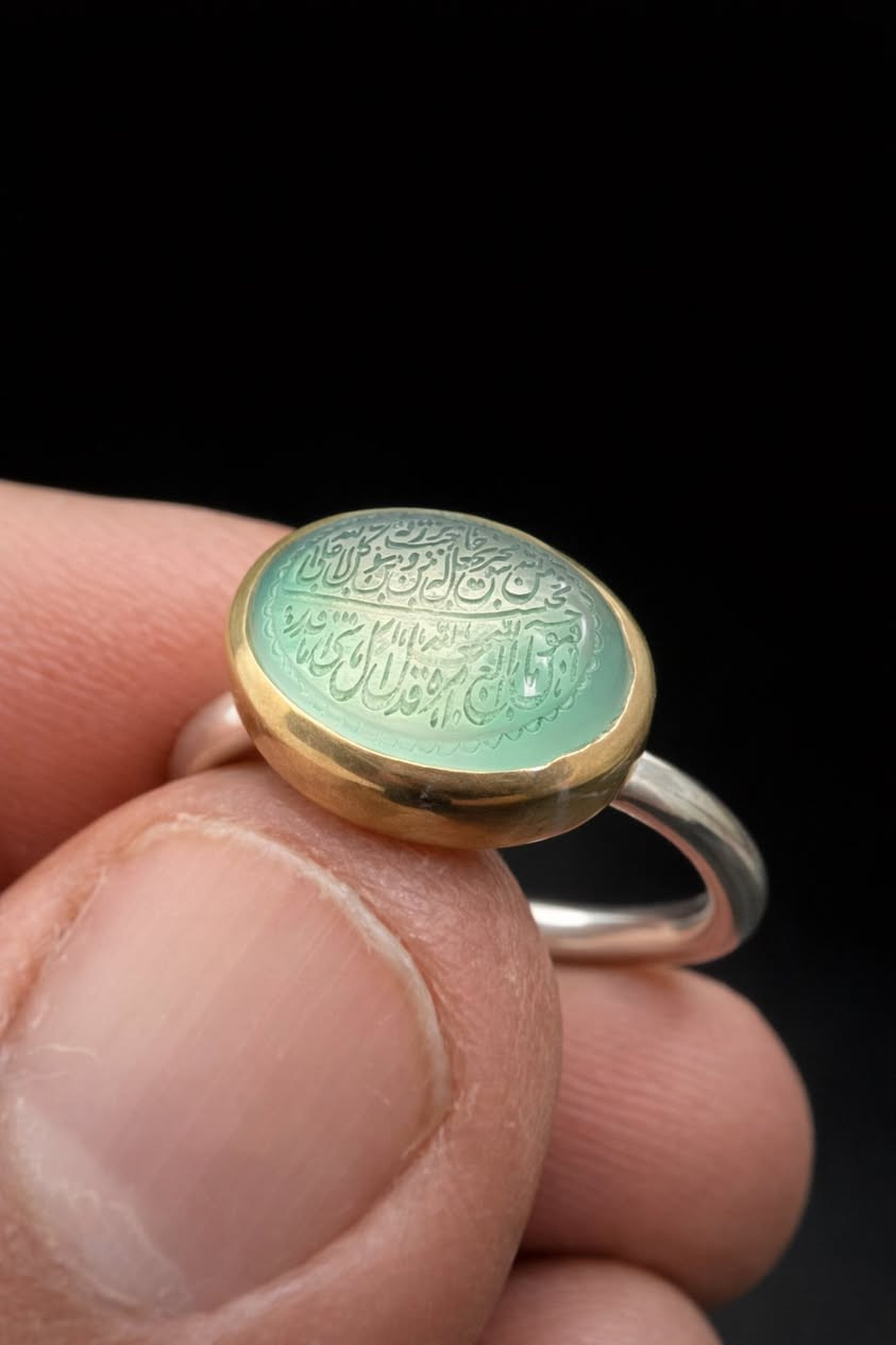 خاتم بحجم حبة الحمص
من القطع النواعم الموديل الملائي
بحجر العقيق الاخضر الطبيعي الريحاني 

بصياغة يدوية انيقة جددددا 

نقش عليه اية الرزق المباركة 

ومن يتق الله يجعل له مخرجا * ويرزقه من حيث لا يحتسب ومن يتوكل على الله فهو حسبه إن الله بالغ أمره قد جعل الله لكل شيء قدرا {الطلاق:2-3

راسلني عل الخاص لطفا 

أو الاتصال ***********

موجود واتساب عل هذا الرابط 

‏مراسلة احمد الربيعي الصائغ كهف الاحجار عبر واتساب. https://wa.me/message/OEI26QOEYZ7TO1

