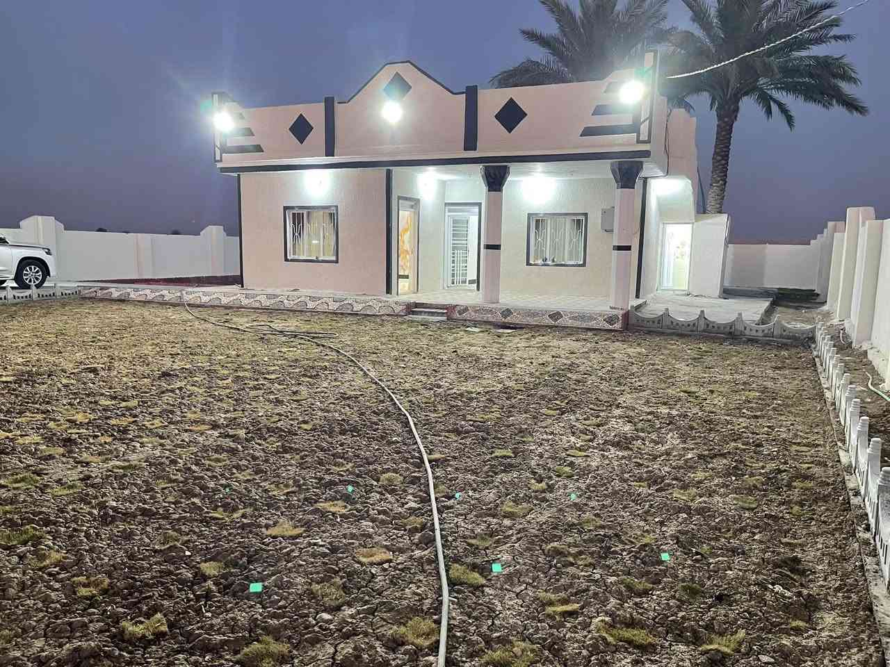 سلام عليكم من رخصت مدير الكروب دونم مع بيت البيع جاهز من كلشي مضيف ٦ متار غرف نوم ٢ هول مطبج جارجي صحيات البيت وصحيات الخطار خارجيات وشو المقطع البيت جاهز من كلشي مكان حلو قرب معمل الغاز قرب ابو حسين ابو سراميك الخفاجي قرب جبله قرب شارع العام البيت فارغ جاهز اخوكم سيد خالد /*********** /*********** كل الخدمات موجوده من كلشي او مراوس بلاندكروز
