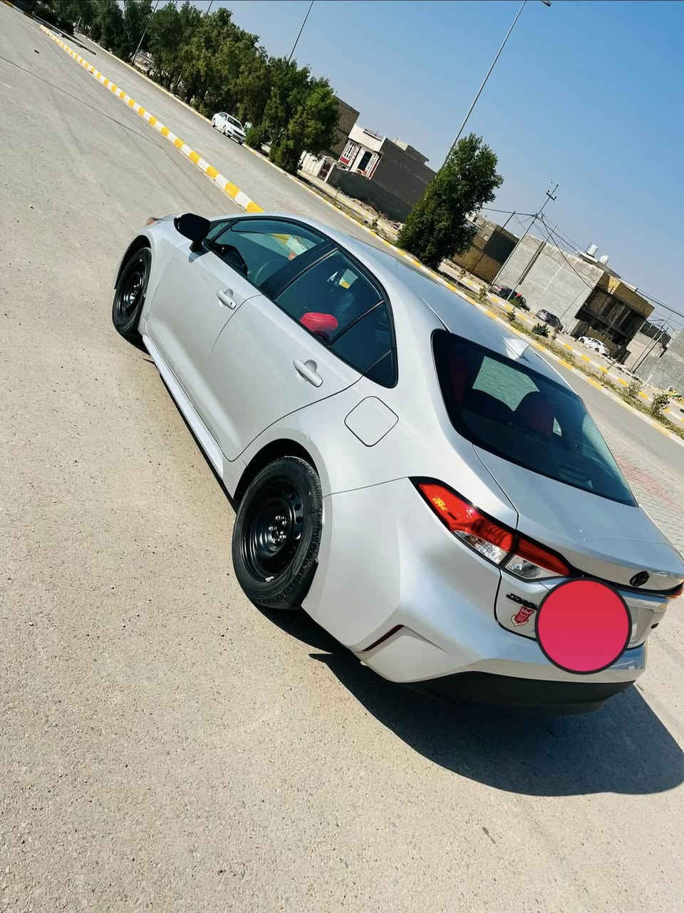 كورلا 2024 امريكي بانزين فقط 
ماشية 12 الف ميل 
‏الضرر بس بنيد مصبوغ وبارد قليل بالچاملغات 
رقم واسط حرة
المكان كوت 
***********
