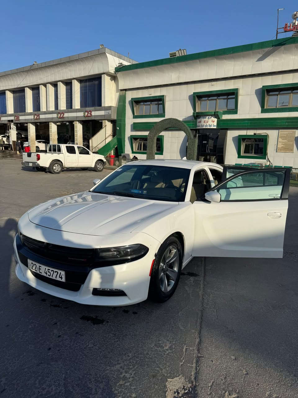 السلام عليكم للبيع چارجر 2016 رقم اربيل الجديد 
السيارة مكفولة من كلشي بيها بارد وجاملغ كارت 
مسويلها ادامة كامله حدادية نضيفة عربانه خليفه كلها جديدة  تخم تايرات جديد 
العنوان بصره شارع الوطن 
(***********)
