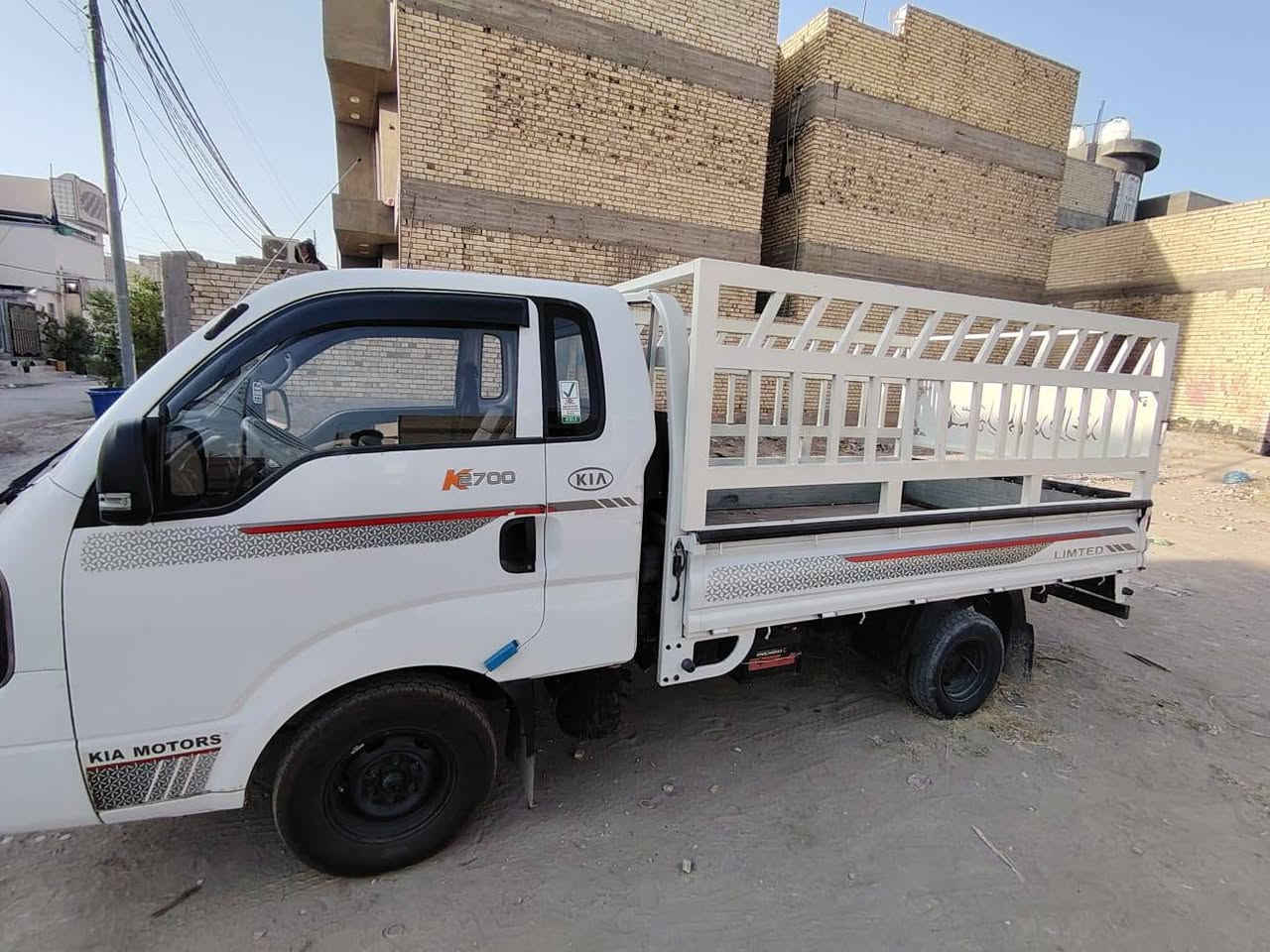 السيارة موديل 2019 السنوية 2031 بأسمي تحويل مباشر بشرط عقد مروري وحجز نقل ملكية غير قابل للتأخير المحرك 3000 جديد اول تبديلة دهن ادوات المحرك شركة الحسن ابوالختم الناعم پم ونوزل ياباني جديد  الگير جديد بالصندوق گلچ كامل جديد حدادية جديدة تعمير كامل مال جناي النقص كمبريسر تبريد وبس حدادية فيترية متخسر دينار واحد البيع لظرف خاص الراغب بالسؤال الاتصال على الرقم واتساب *********** لان خارج البلد والرقم ‏‪***********‬‏ عادي موجود حاليا السعر 120 وكل الهلا ومرحبا
