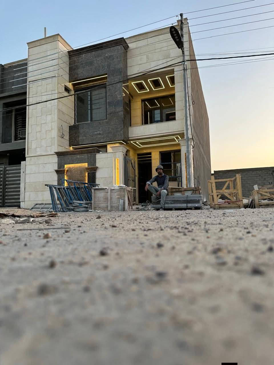 🔷 واجهتك عنوان بيتك… خلّها تبقى بصمة مميزة!
نوفر كادر واجهات متميز جداً بخبرة عالية وتنفيذ احترافي 👷‍♂️
🏛️ نشتغل تصاميم مودرن وعصرية
🏡 وننفّذ أفكارك على أرض الواقع بدقة عالية
📐 إشراف هندسي مباشر من البداية إلى التسليم
🧱 اختيار مواد قوية وتشطيب يشرّف
ما نبيع كلام… نشتغل شغل يبين على أرض الواقع ✅
📞 للحجز والاستفسار ***********
