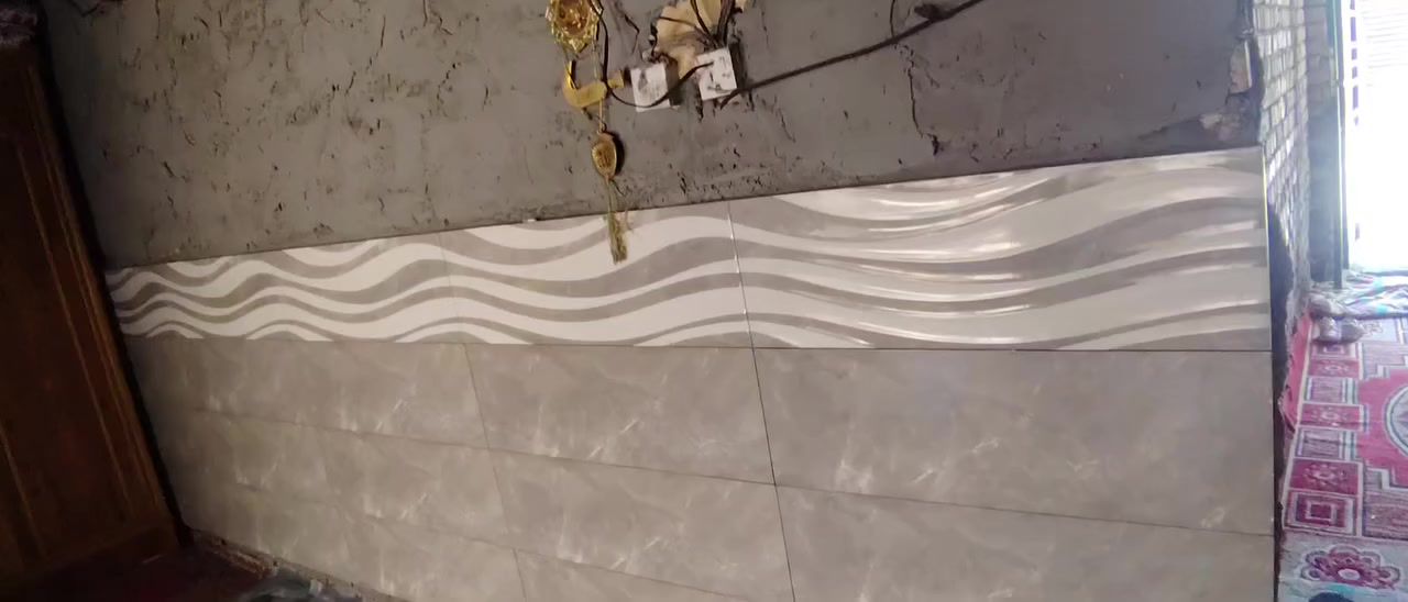 السلام عليكم دار دار مساحه 180 متر البناء كامل غرف وراء ماما سقوفات استقبال طارمه مثل ما موضح بالتصوير الشارع تبليط بالباب المكان ام حازم قريه الميثاق التواصل والاستفسار على هذا الرقم المكان اصلاح زراعي***********
