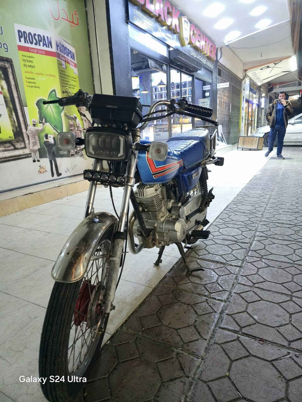 للبيع متور سافين خمسة كير
محرك طلقة شرط العزم كهرباء سلف كامل شغال 
موديل 2023 صوت حلو سعر 400 الف وفي مجال 
منفيس موجود للتواصل ***********
