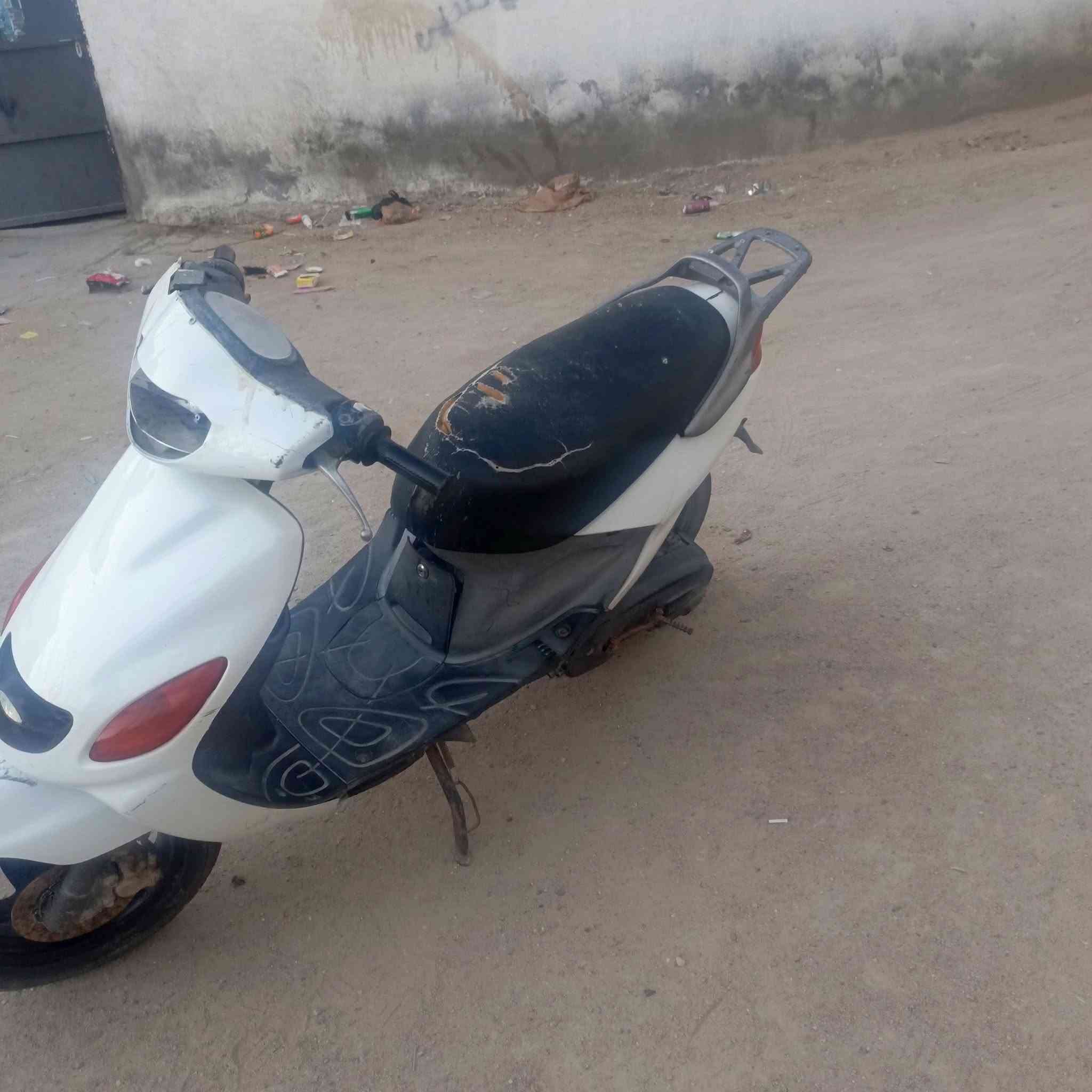 دراجه وزاوزه لبيع سعر 350بيها مجال مكاني كرمه علي ابوصخير +964 770 807 8597 دراجه نضيفه محرك مافتوح


**إذا كنت صاحب هذا الإعلان وتريد حذفه لأي سبب، رجاءا أرسل رسالة إلى الدعم الفني**