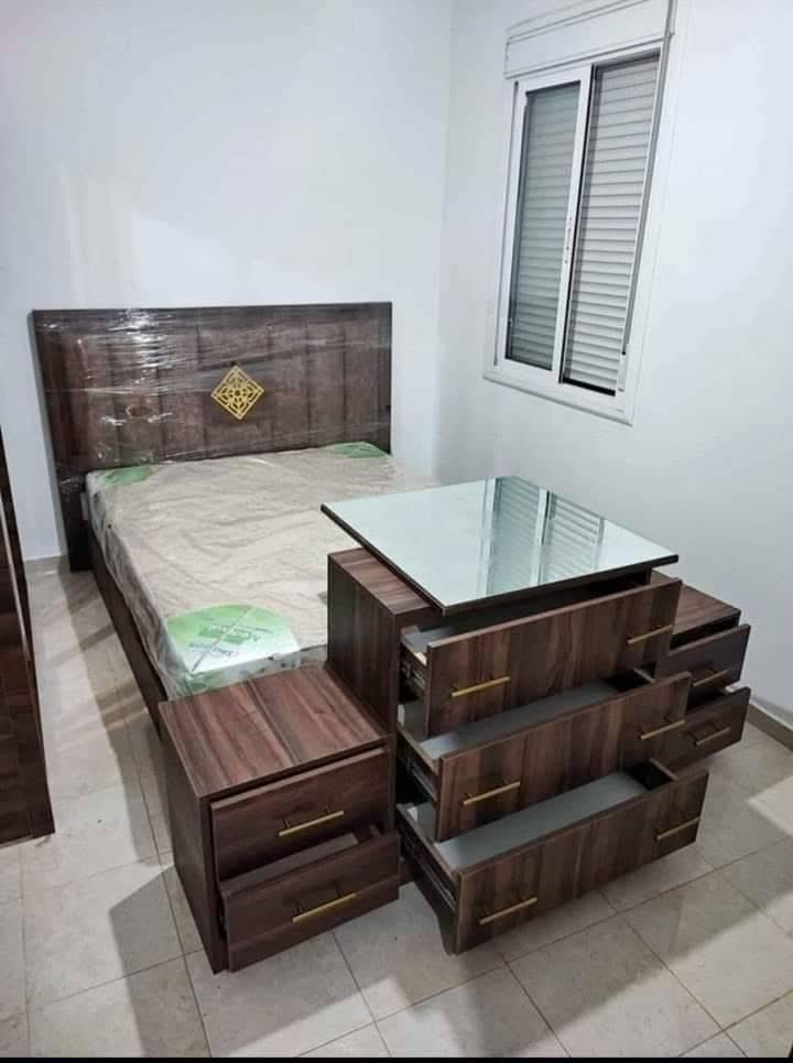 💥باك بيت النعاس خشب mdf 18 كاليتي مزيانة 
💥قياس ماريو 2/160 
💥قياس ناموسية 140/190 أو 160/190 
💥جوج كوافوزات صغار
 💥كوافوزة كبيرة بكادر المرايا  
💥 التوصيل لجميع لمدن فاس, المغرب


**إذا كنت صاحب هذا الإعلان وتريد حذفه لأي سبب، رجاءا أرسل رسالة إلى الدعم الفني**