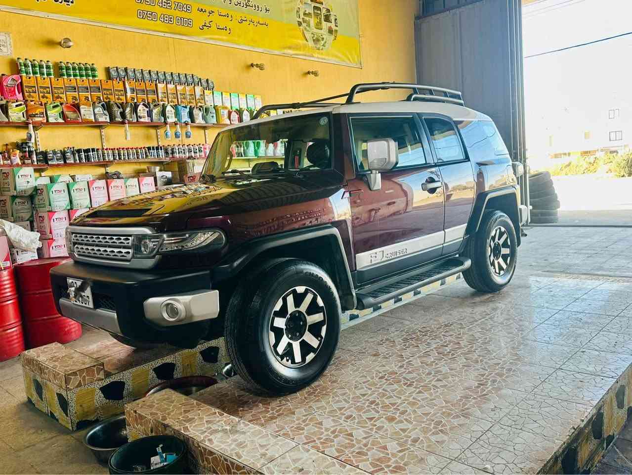 ( اي تراك - ديفلوك Toyota FJ2007
- بورسله - تحكم سوكان - امريفايه ر - حساس دعامي - كاميرا -
بلاجكتور - ئاوينه كلوب - كاره با - دوو سويج سه ياره كه  يه ك پارجه يً هه يه  سه ياره كي تابلي خاوينه و تونده هيج مه سروفي تيانيه جوار تايه تازيه ره قه م سانه وي هه موو نويه 
*********** أربيل, العراق
