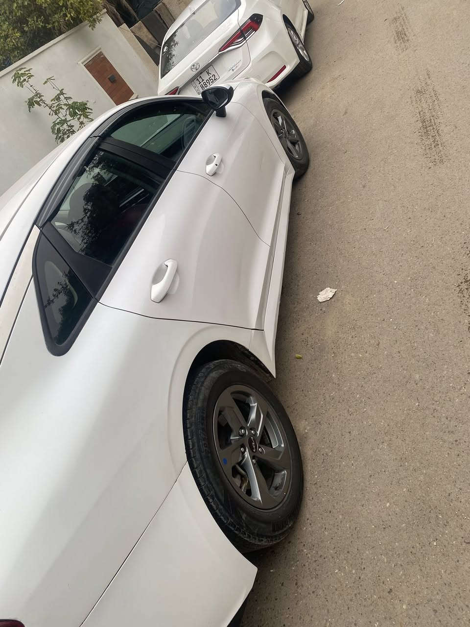 السلام عليكم 
كي فايف مديل 21 ماشيه 60 معوقين بعد سنه ونص وتصير حره وكاله عامه مطلقه وتحويل مضمون 100% 
السياره بدون ايرباك 
عنواني بغداد الطوبجي 
السعر 140
***********
