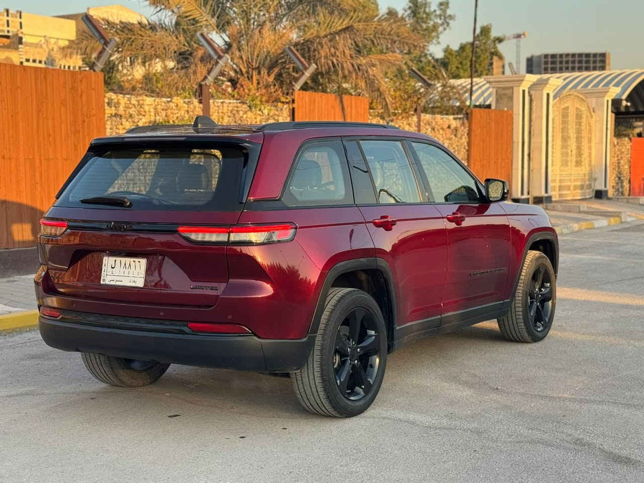 جيب كراند شيروكي 2023 للبيع
مواصفات لمتد فول الفول 1/1 
5 راكب ماشيه 26 
محرك 6 سلندر 
بدون حادث بيهة فقط سرقه القطع الخارجيه وراجعين شاديهن نفسهم شرط بدون قطره صبغ 
رقم بغداد بااسمي مكاني بغداد 
السعر 310 وبي مجال 
للاستفسار :- ***********
