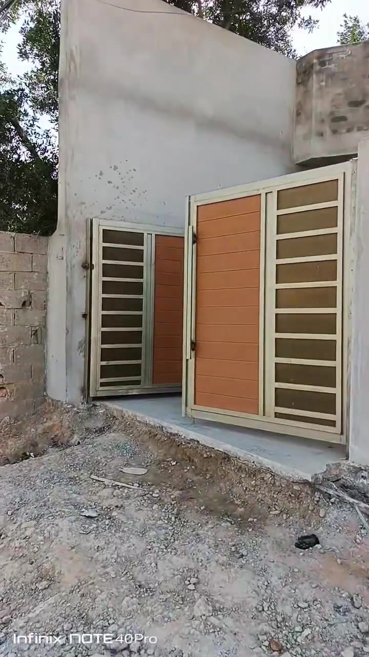 السلام عليكم  دار للبيع المساحة 215م بناء حديث  تسليم  🔑
يحتوي ع غرفتين وحمام مناور 2   ومطبخ وصاله ومطبخ واستقبال   وكراج 

خدمات كاملة ماء كهرباء تبليط  مجاري 

عرض الشارع رئيسي ٢٥م 

الموقع// بغداد جسر ديالى الجديد الكرغولية مقابيل البانزين خانة 

اللأستفسار اكثر اتصل او تفضل خاص   ‏‪***********‬‏
