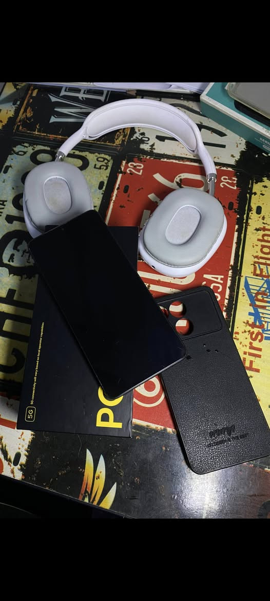 POCO X6 Pro 5G للبيع 🎧✨
ذاكرة (512) ✨🎧

 90 فريم ألعاب 📱

( تصوير عالي الدقة ) 🖐🏽🎥

جهاز ما مفتوح بي اي شي 📱

 استعمال بسيط ⁦⁦(⁠^⁠^⁠)⁩
🖤♣️

 السعر 360قفل 🕸️🎧
✨✨✨✨✨✨✨✨
التصال على الرقم 
(***********)
او تراسلني خاص

