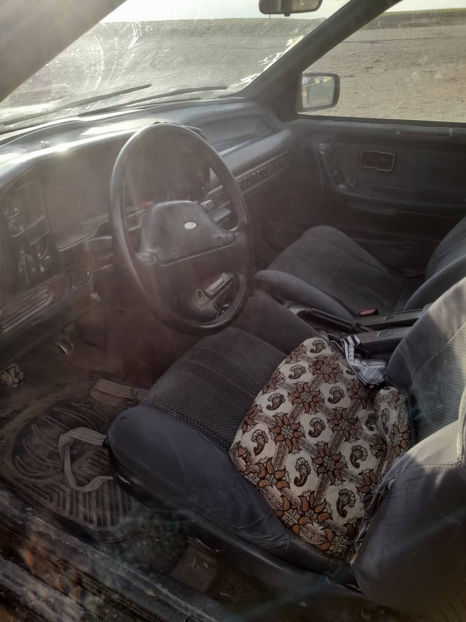 فورد للبيع موديل ٩٣ رقم ألماني صا حبه الشرعي موجود بالموصل السعر 20 وبيها مجال الاستفسار على الرقم ***********
