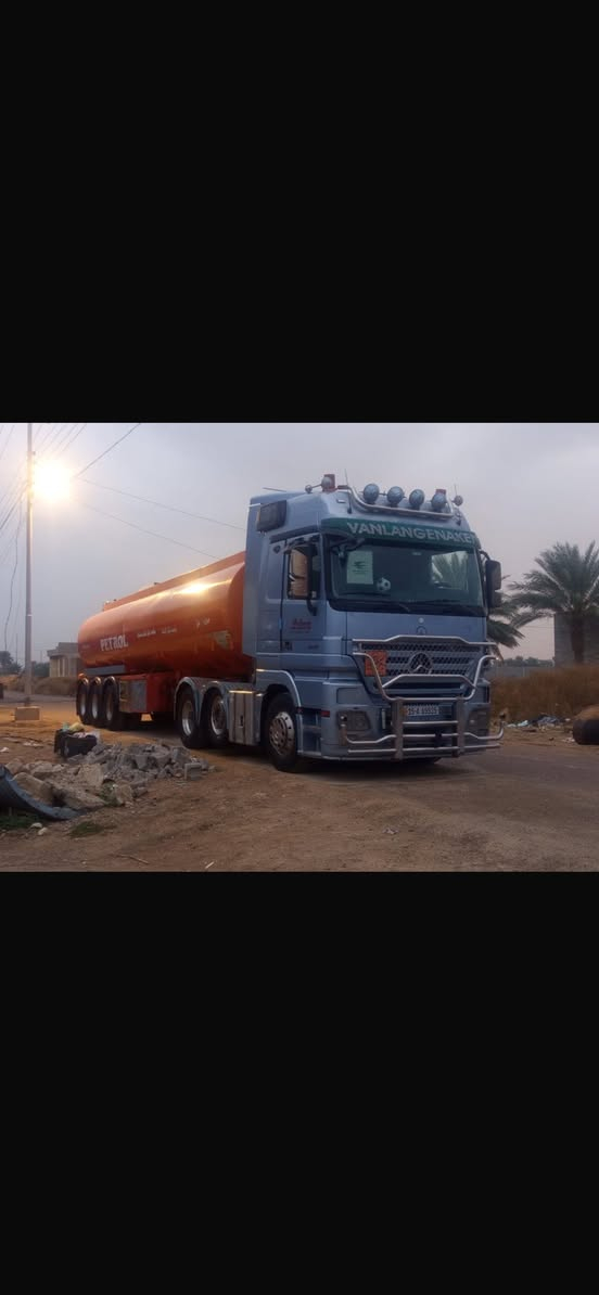 سلام عليكم
اكتروز حجم 50  محرك 8 كير اوتو  
سياره مكفوله شاصي محرك كير قماره موديل 2003 رقم انبار باسمي جيبي اس كامل  حموله 35طن شهاده سلامه الاسود حموله 37الف
منضومه بويلر سنويه لل2030 باسمي 
تريد بس راس ابيعلك  تخم تاير السعر 450وبيهامجال سنكل ثابت تانكي كاز 480لتر  ***********
سقف ليزر 
تبريد 
اوتوماتيك 
كامره صدمه 
رتايدر 5 طكات
