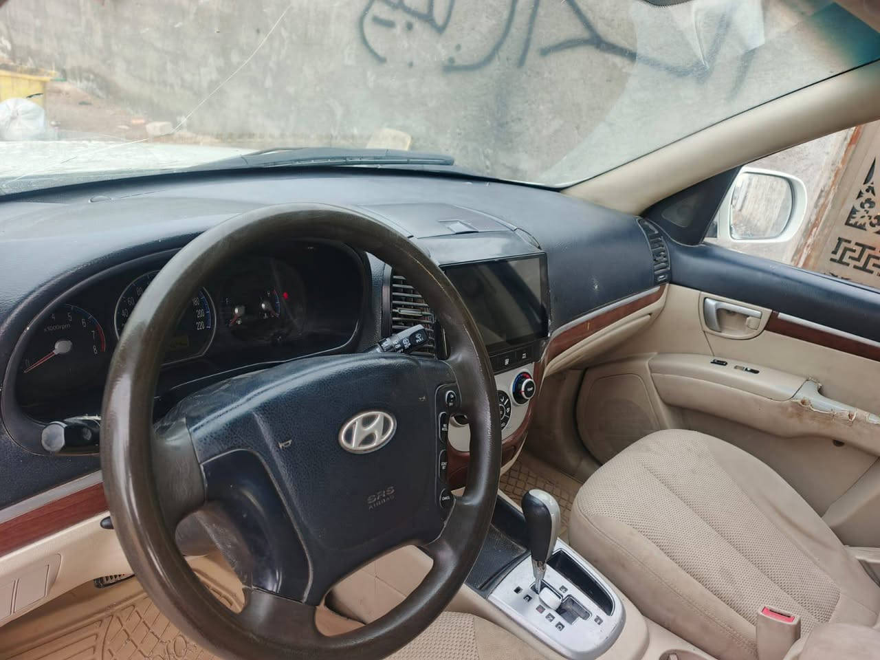 سلام عليكم  سنتافيه موديل 2008 خليجي  صبغ عام سبب الصبغ تغيير لون  رقم بغداد مشروع وطني
تخم تاير جديد حداديه جديد محرك كير جدد
 شاشه كامره 7راكب 6سلندر فور ويل
مكان نجف
سعر.   98 للستفسار ***********
