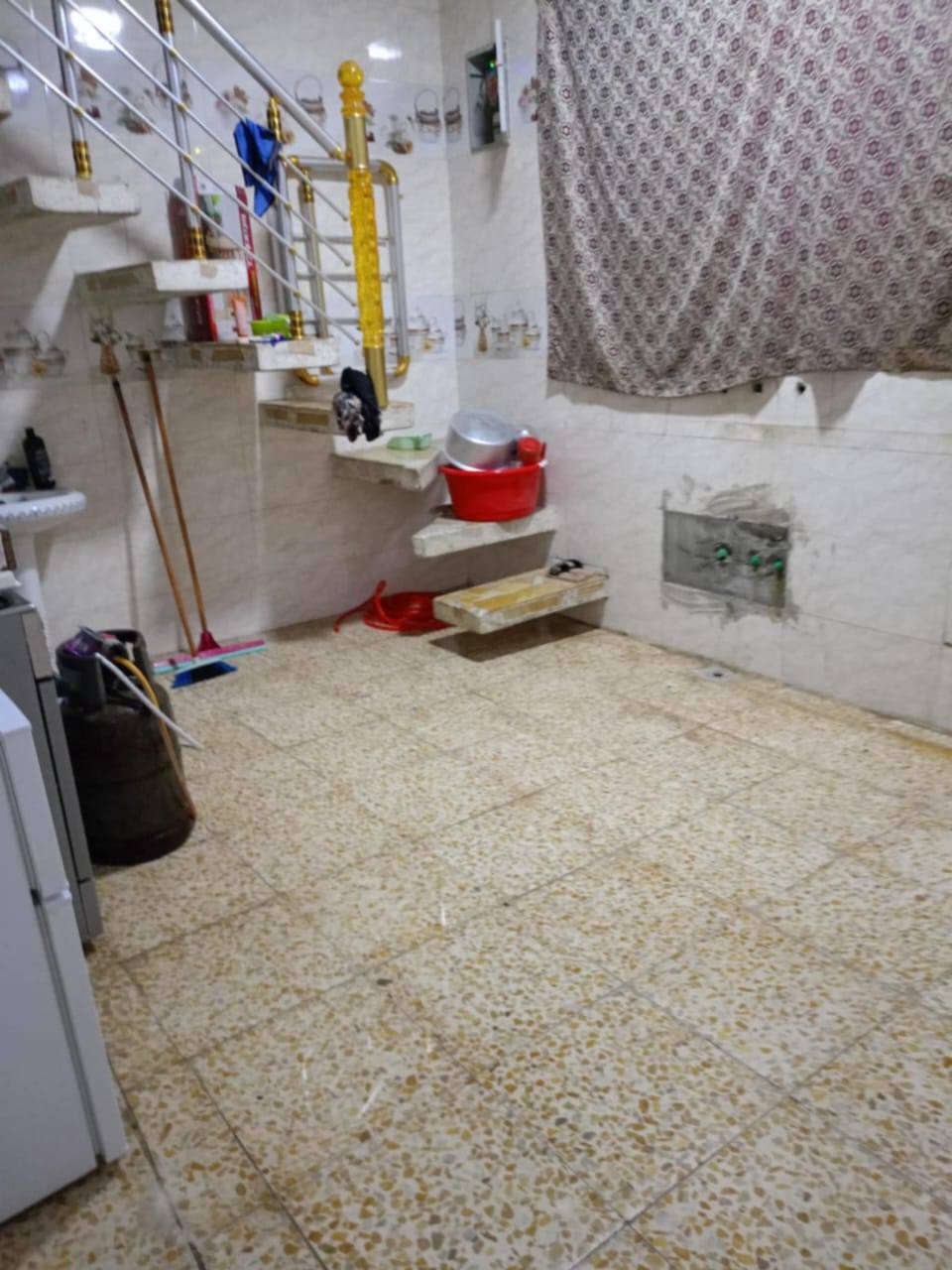 للأيجار بدووووون وسيط 
من المالك مباشرة 
بيت جديد ونظيف 
مساحة 50 متر النداء
 خلف ملعب النجف طابقين 
جميع الخدمات قريبه ومتوفره
 مياه كهرباء انترنت مدارس أسواق.
***********
