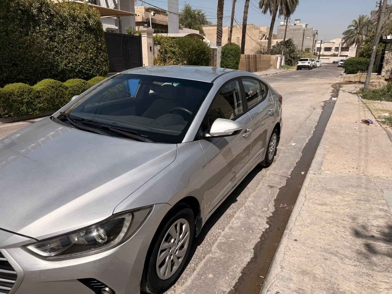 سلام عليكم الانتره موديل ٢٠١٧  خليجي ماشيه ١٥٣ الف سباره مكفوله من صبغ بيه ببه فقط دعاميه صبغ 
مكان سياره بغداد حي الجامعه 
السعر ١٢٥ بيه مجال قليل     رقم ***********
