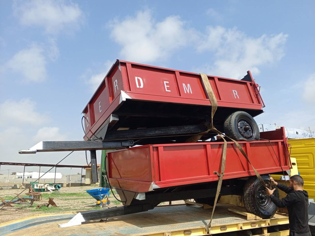 سلام و علیک صنع معمل سيد. عربانه اسكندرية بيلادي 
عنوان طوز خورماتو . طریق كركوك. بغداد . قرب المطعم جنة العراق.. سعر وتساب . ***********
