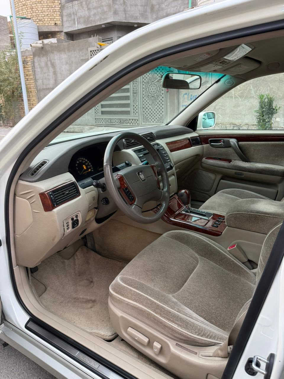 السلام عليكم ملكه جنون موديل 2000 رقم بصره دولي شرط المداور ثاني يوم مكفول من الكص والضربه َ(نقل جثه نقل جثه  فقط)والباقي كفاله عامه 
 تحوير نجف    100% 100 /4 دكم.   اصل كرستال اربع كشنات كهرباء برده خلفيه مري شفط شاشه مكينه وكير ديفور كبير بلكارتون حداديه كهربائيات تبريد تخم تاير ويل زيرو كله جديدأ   سياره جديده وماماشيه زيرو واحله من صور
مكاني بصره
سعر 112 اوبيه مجال(المو شراي لا يتصل رجاآ
رقم ***********
