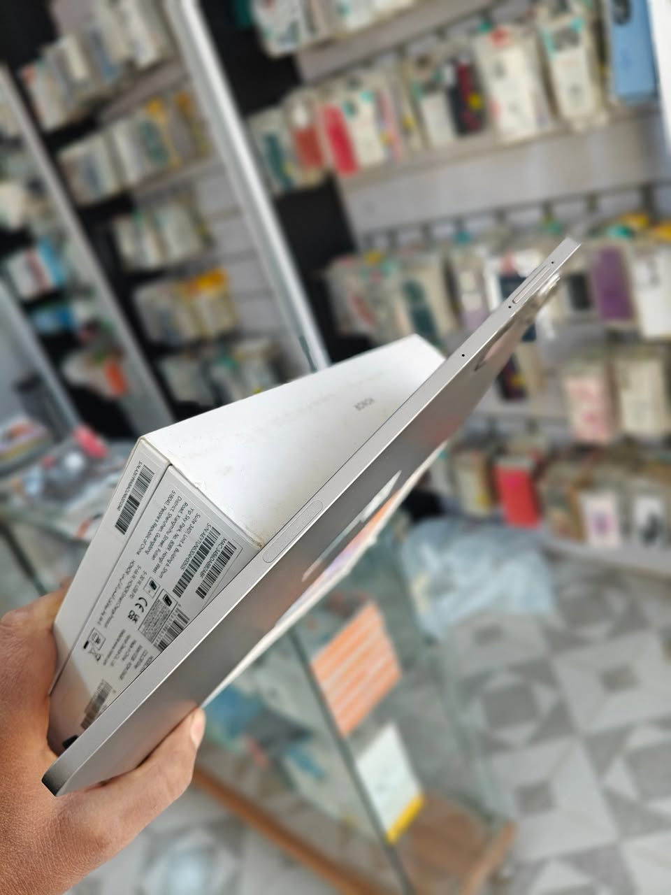 السلام عليكم 
هونر باد V 9
ذاكره 256/12 أخو الجديد 
المواصفات 
الشاشة11.5 بوصة - 144 هرتز - IPS LCD
الكاميرا13 ميجابكسل
المعالجMediatek Dimensity 8350
البطارية والشحن السريع10100 مللي أمبير - 66 واط
ظمان 3 أيام حقيقي من أي خلل أو صيانه 
السعر 485 الف وسعر الجديد 630 الف 
مكان المكتب بابل يوجد توصيل محافظات


**إذا كنت صاحب هذا الإعلان وتريد حذفه لأي سبب، رجاءا أرسل رسالة إلى الدعم الفني**