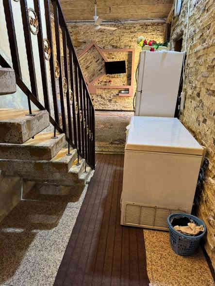 بيت للرهن السعر 30 مليون قفل
المساحه 110 مربع دولان 
حي العسكري مدارس
3 غرف مساحه4*5 و استقبال
صاله و مطبخ و حمامات خارجيه
***********
