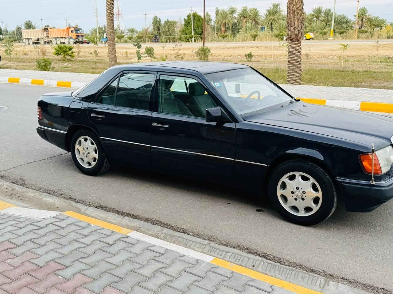 مارسيدس للبيع دب بلادي بدون محرك يعني كايمه المحرك غراضها موجوده
سيارة دب موديل 87 لون نيلي مصبوغه جماليه رقم بغداد بسمي قواعد دبل سليمه سياره نضيفه ابيع ع وضعها
رقمي ***********
