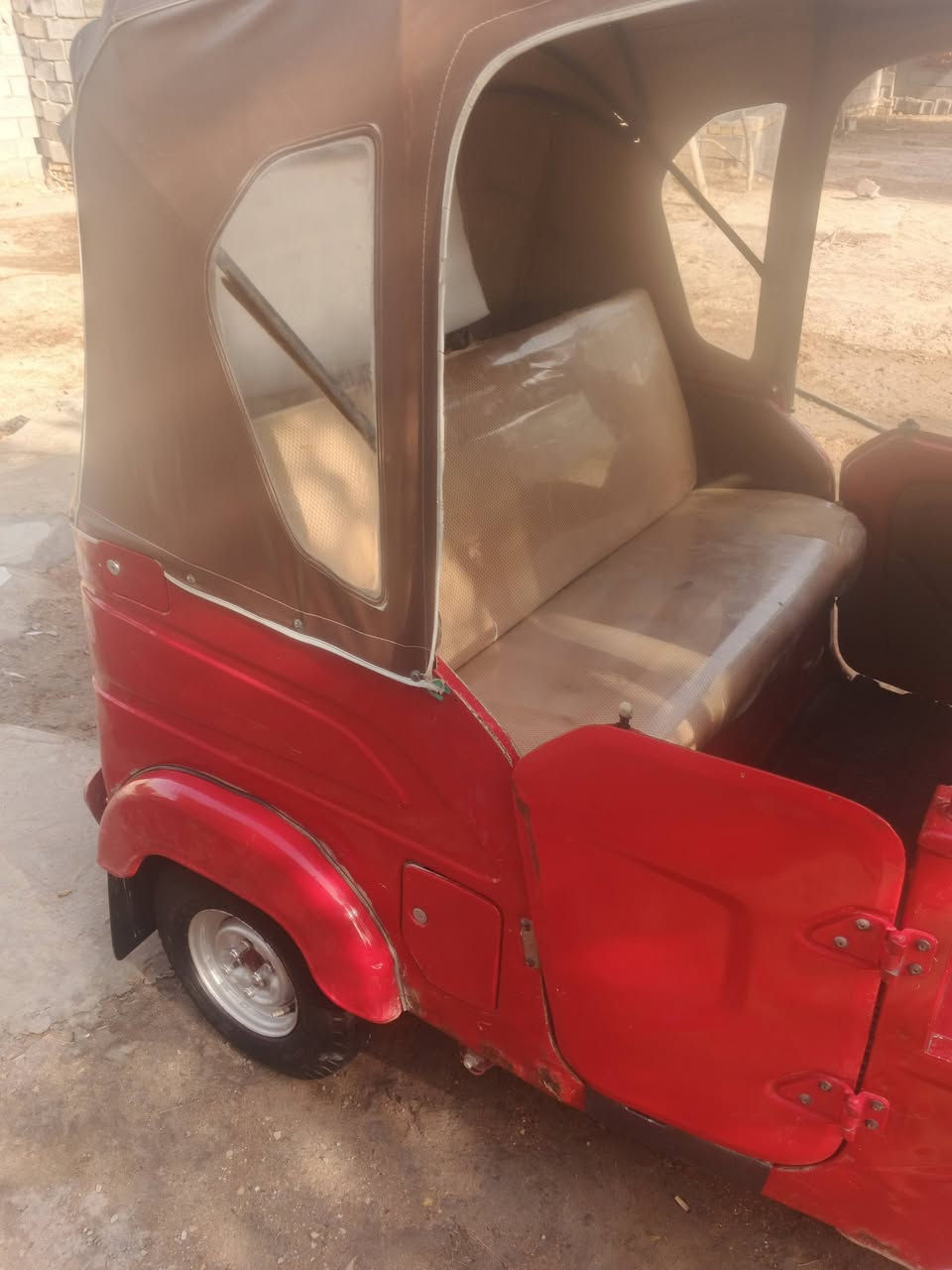 سلام عليكم  تكتك 21شهر 9 رقم وسنويه بسمي  مكفوله رقم ذي قار سعر 7700 بيه مجال  مكاني الرفاعي ***********
