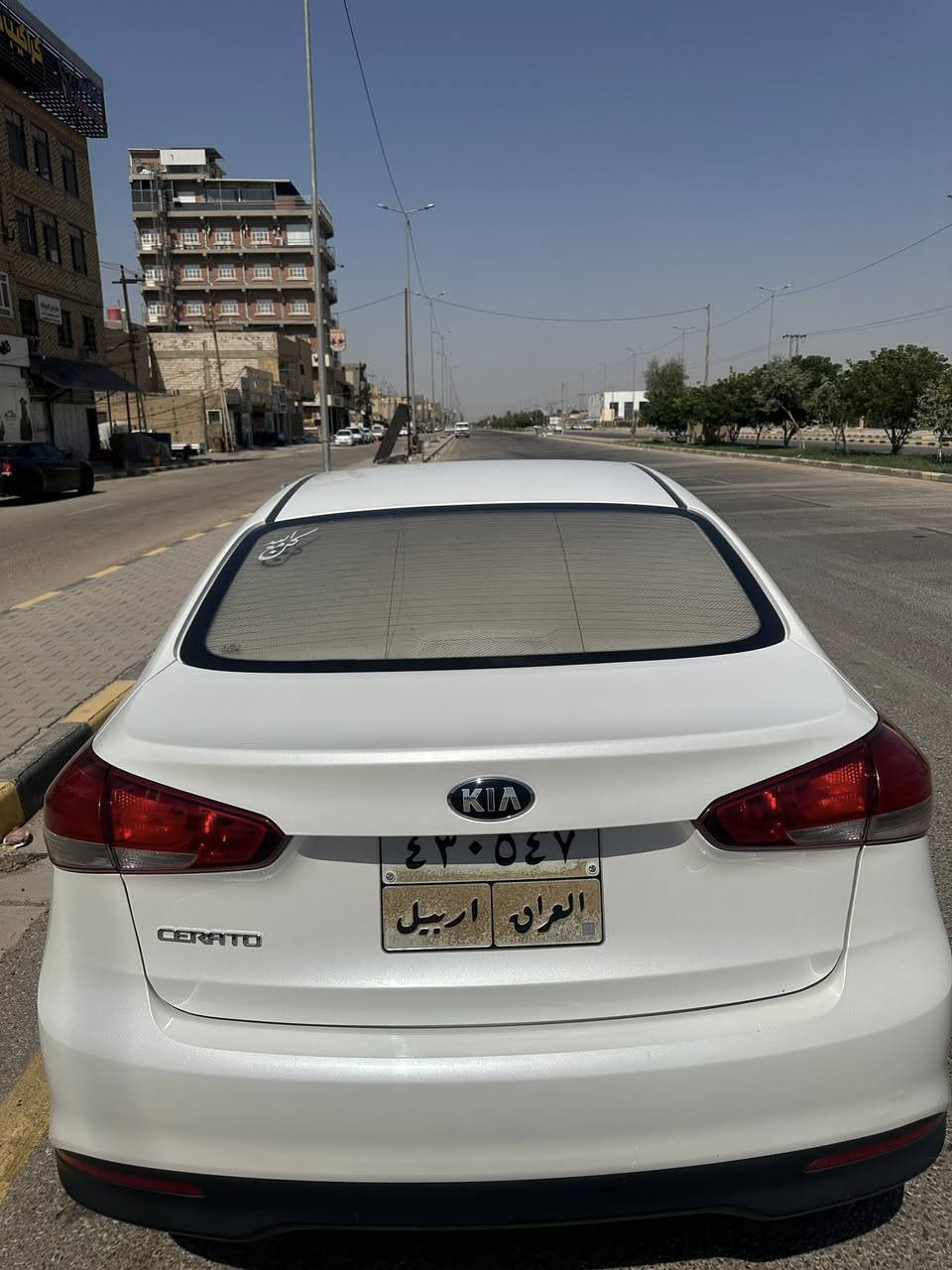 سلام عليكم
سيراتو موديل 17 خليجي محرك 1600 مواصفات العاديه تحكمات وضبابيات واشاير بالمري 
گير ومكينه ع وضع الشركه تبريد جاهز لونها صدفي 
سياره نضيفه ونصبتها حلوه 
بيه جزء من الباب الخلفي صبغ وكارت بالجاملغ الخلفي ايضا 

مكان السياره النجف 
السعر 124 وبيه مجال 
للاستفسار ***********
