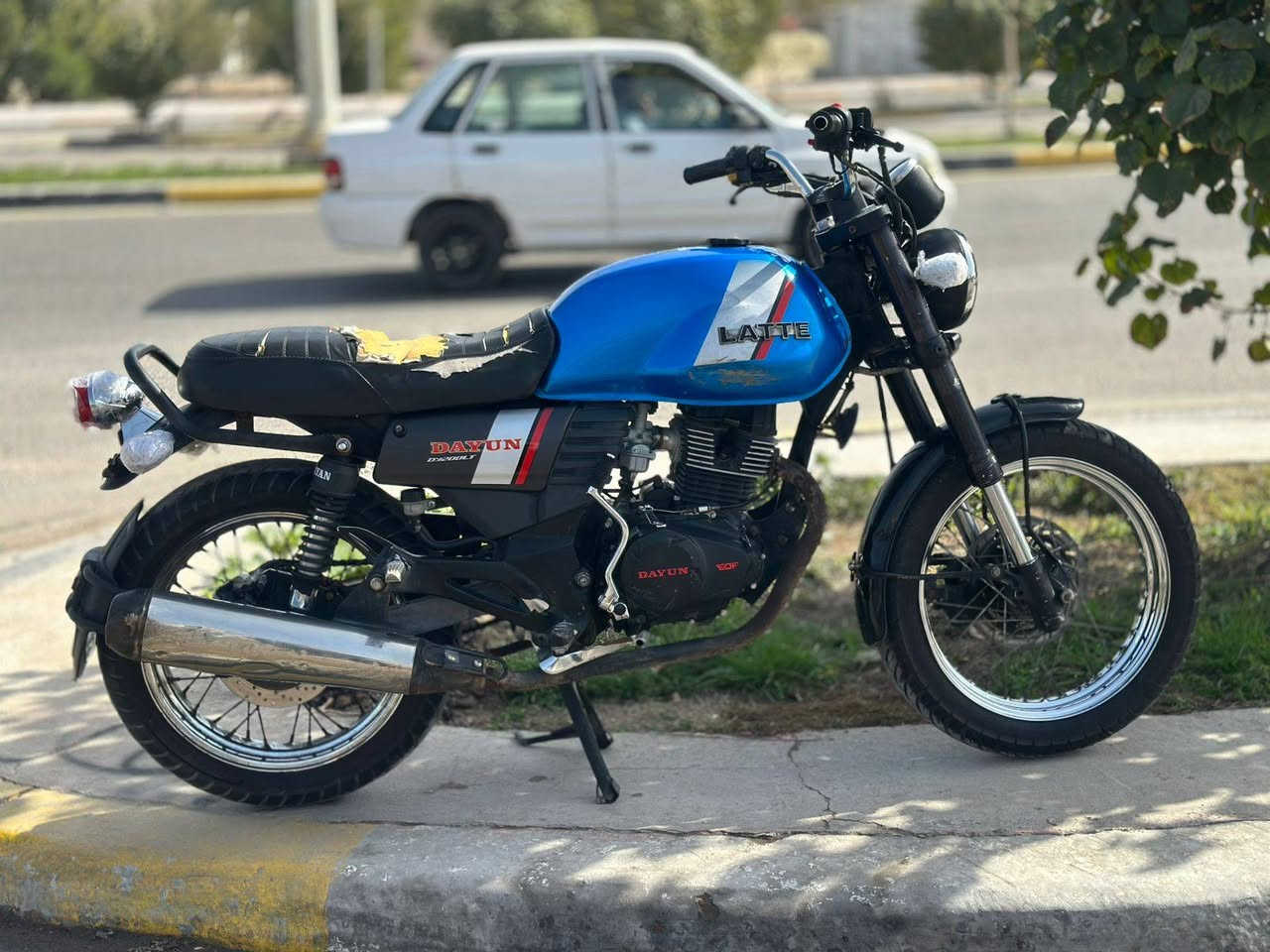 السعر مليون و100. ***********  جماعت المليون مابيع
دراجه لاتي مديل 2021 محرك 200 اوراق اصولي شرط احله من الصوره وكاتبك مكتب حسين دراجه كفاله عامه ئي نقص مابيه كهربائيات كلهه فول عالي وناصي وئشاير وبك لايت دراجه  كلش نضيفه لا تبخير لا تنقيص  شرط المكينه خرسه  شباب اخيكم الما يشتري لا يتعبني ولا يتصل مكاني كربلاء قرب النتفاضه
