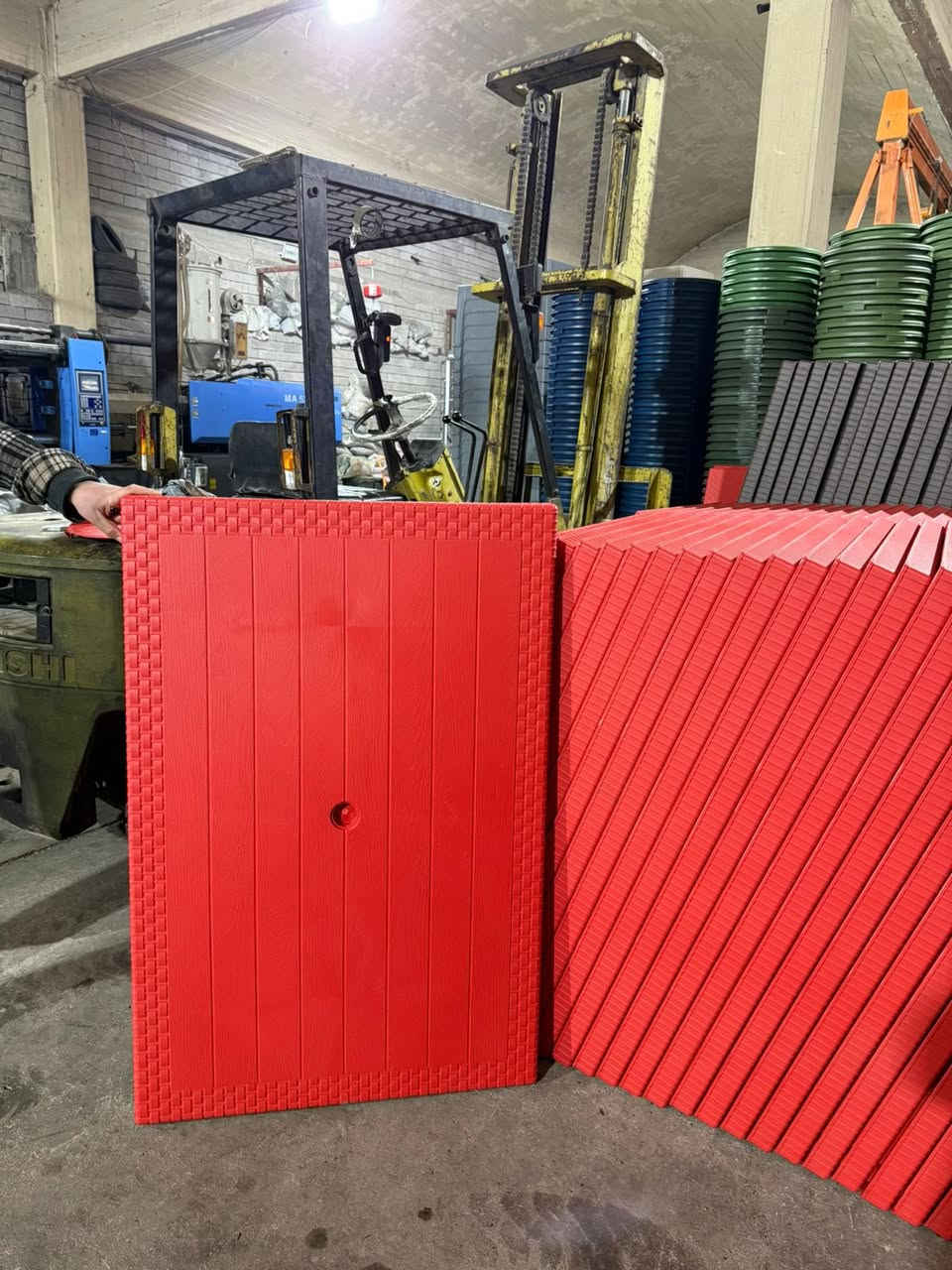 ‏اللهم صل على محمد وآل محمد تم وصول ميز سمائي واخضرّ واحمر
أسعار مناسبه 
***********￼
