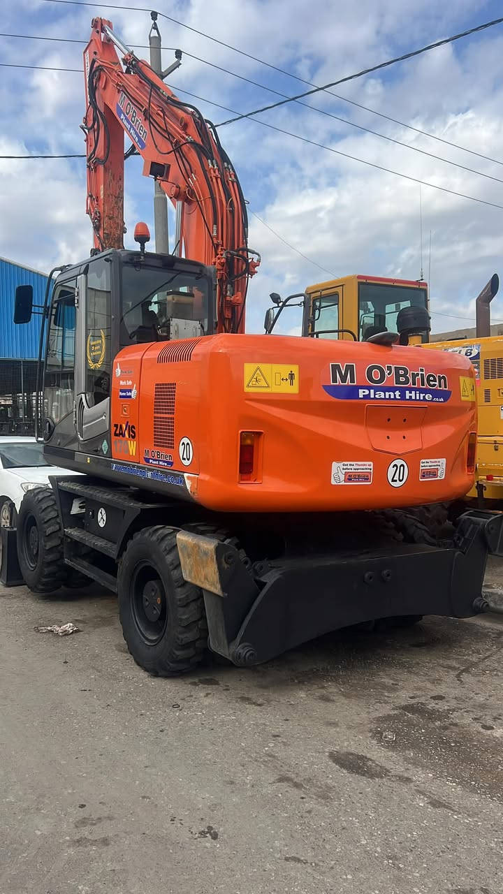 هيتاشي 170/Z3
موديل      2012
دخول    جديد 
منفيست كاتي
***********
***********
