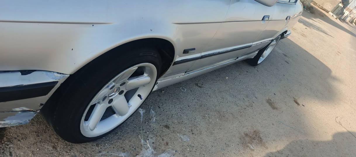 سلام عليكم ... 
سياره BWM 1990..
نضيفه شوفت عينك نقصه صبغ..لا خياس ولا حادث مكاني حله الاسكندريه سعره ٤٥ وبيه مجال المحمودية, بابل


**إذا كنت صاحب هذا الإعلان وتريد حذفه لأي سبب، رجاءا أرسل رسالة إلى الدعم الفني**