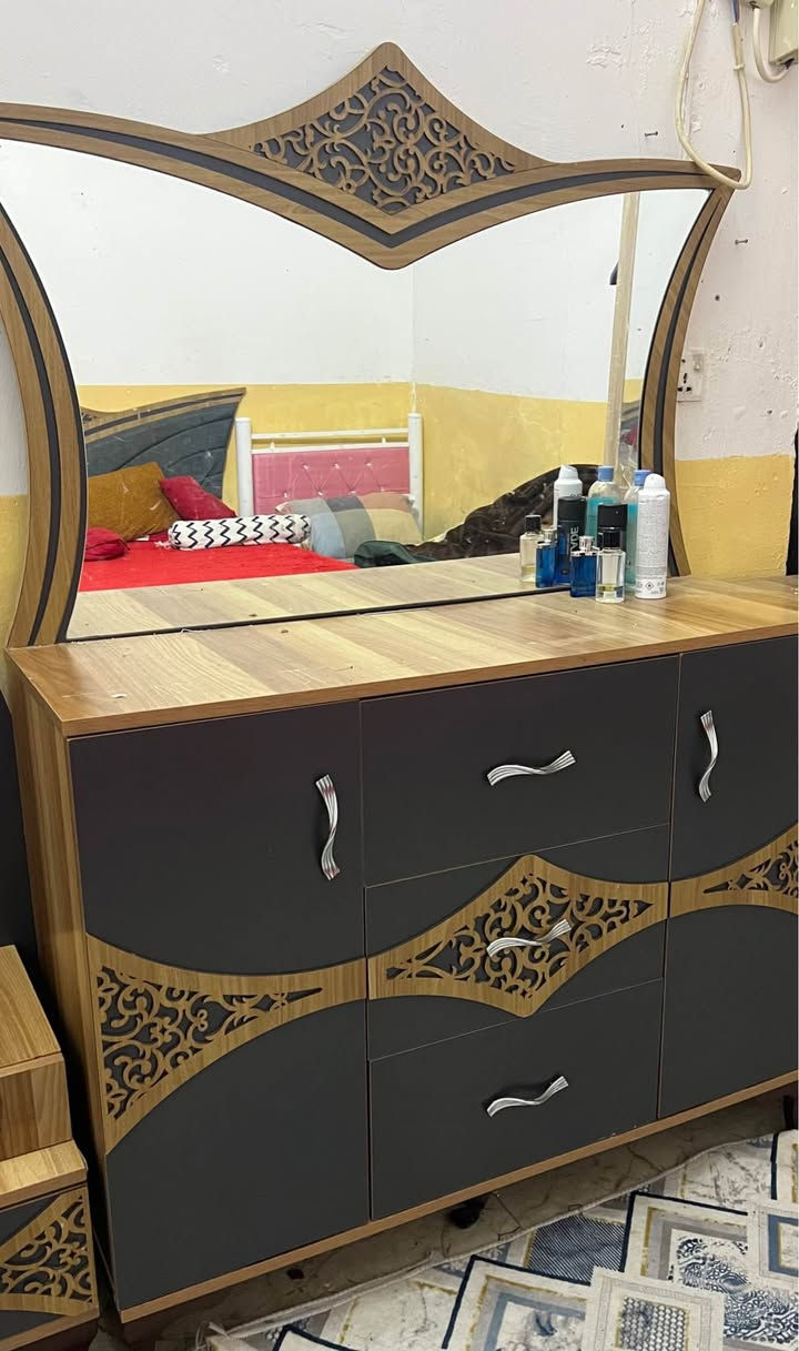 غرفه تركي مستعجلين ع بيعتها بسبب لنقل لدار ازغر 6 قطع كنتور مترين وميز مرايه ومجرات وحربايه وكومديات اثنين  الجربايه بيها تخوت اثنين مشتريهن من حي عده ام لنفر 
400 وبيها مجال  نجف حي الوفاء النجف, العراق


**إذا كنت صاحب هذا الإعلان وتريد حذفه لأي سبب، رجاءا أرسل رسالة إلى الدعم الفني**