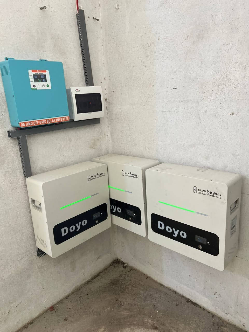 شارعت كوادر شركة رياض المنيف واخوانه بتركيب  منضومة للمواطن كاك لقمان 
في مركز محافظة كركوك بنجا علي 
الواح لونجي X10  عدد 8
انفيرترKW 6
بطارية ليثوم ديا عدد 3
انفيرتر. 4KW
 يتوفر لدينا منصة الرافدين بدأ من محافظة صلاح الدين ونهاية ناحية القيارة بطاريات ليثيوم متعددة الاحجام ضمان 5سنوات
انفيرترات متعددة الاحجام ضمان سنتان
ألواح لونجي ضمان 15سنة… التقنية اللي تثبت يوم بعد يوم إنها الأفضل 🌞
كفاءة عالية، أداء ثابت حتى بأصعب الظروف، وطاقة تدوم سنين 🔋
اختار الذكاء، اختار لونجي مع الشمس لحلول الطاقة ☀️https://www.facebook.com/share/1GHRsJ2NvQ/

📞 للطلب والاستفسار:
***********
***********
في حالة وجود خلل اتصل واتساب وستحل مشكلتك على يد مهندس الكهرباء أستاذ خلف📞 ***********
عبدالله المنيف الجبوري  مديرالمبيعات  ومديرالكادر الفني
والمسؤؤل عن المخازن
📞‏‪***********‬‏
🏢 مقرنا كركوك قضاء الحويجة طريق العباسي

📍 فرعنا الثاني محافظة صلاح الدين قضاء بيجي منطقة البعيجي بأدارة مهندس وعد
***********
***********
فرعنا الثالث فرعنا الثالث ناحية القيارة دور القاعدة الشارع العام مجمع الصالح التجاري
بأدارة محمد الصالح ***********
📍السليمانية
📍 كركوك
📍 الموصل
📍 سامراء

#لونجي #ألواح_شمسية #الشمس_لحلول_الطاقة #طاقة_نظيفة
