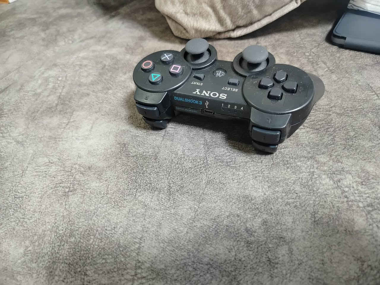 السلام عليكم 
يدات سوني ثري للبيع
ابيع فحم لن ما عندي جهاز اجربهم 
كلهم شغالين بس وحدة ما تشتغل 
سعرهم شلع ب 20 قفل 
مكاني موصل حي سومر


**إذا كنت صاحب هذا الإعلان وتريد حذفه لأي سبب، رجاءا أرسل رسالة إلى الدعم الفني**