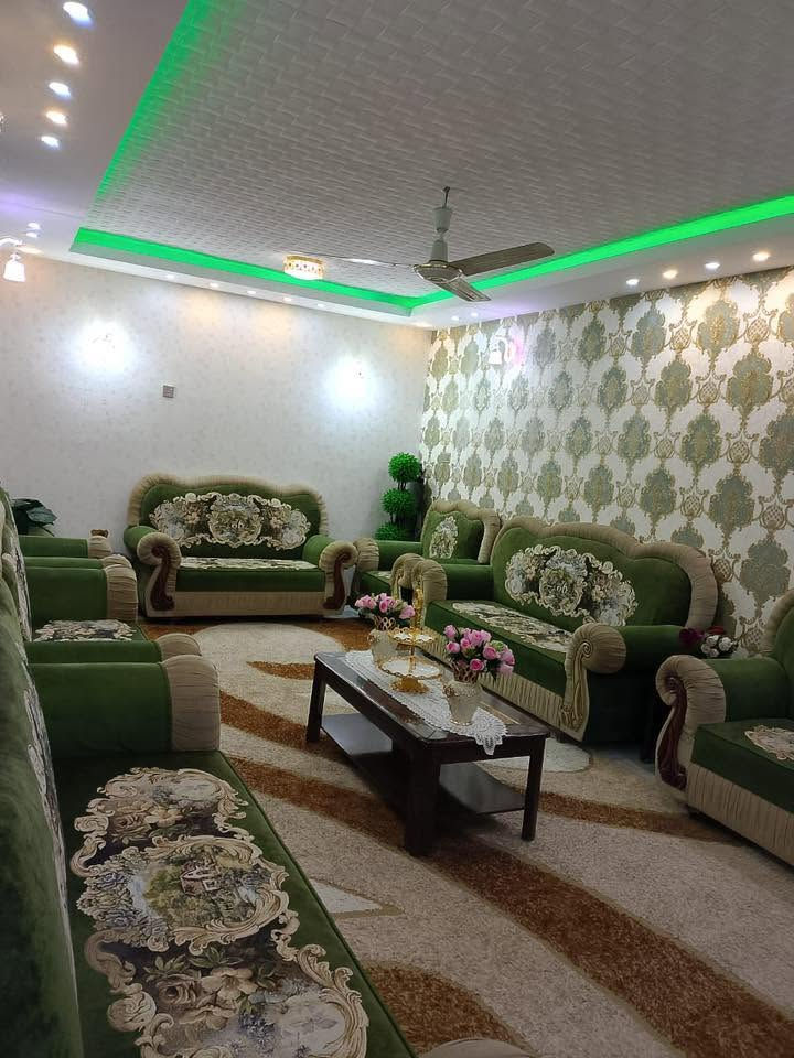 🎖️دار للبيع  (طابو صرف المساحه 270 م )🎗️
(((((مطلوب مبادرة 70 مليون 💵)))))

📍الموقع شارع 80 نجف مقابيل العاب ارض  بابل (العاب المهندسين )

1-اربع غرف نوم / صاله /مطبخ / هول / غرفة جلوس               
         3 مجمعات صحيه فوك وجوه وخارجية 
2-البيت كله ورق جدران وديكور وترتيب نفس الصور واحلى 
3- يبعد عن الشارع العام ٤٠٠ م تقريباً 
4- خدمات ومجاري كامله باقي بس التبليط 
 
☎️للاستفسار (***********) بي واتساب ‬.

